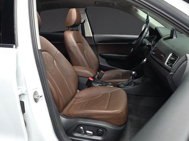2016 Audi Q3 2.0 TFSI Quattro photo 11
