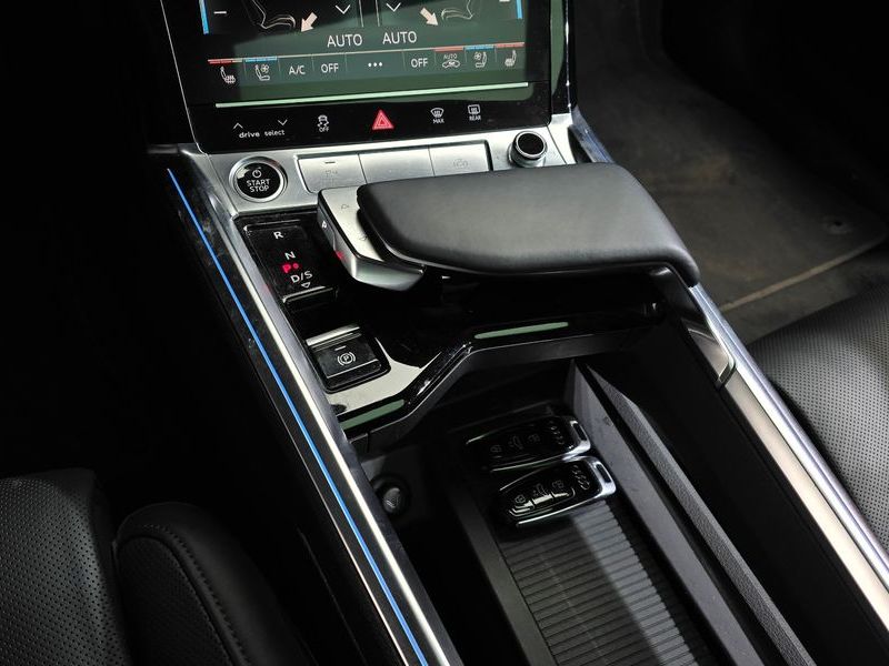 2022 Audi e-tron 55 Quattro photo 9