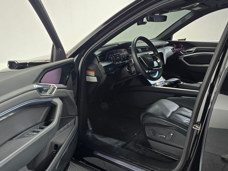 2022 Audi e-tron 55 Quattro photo 10