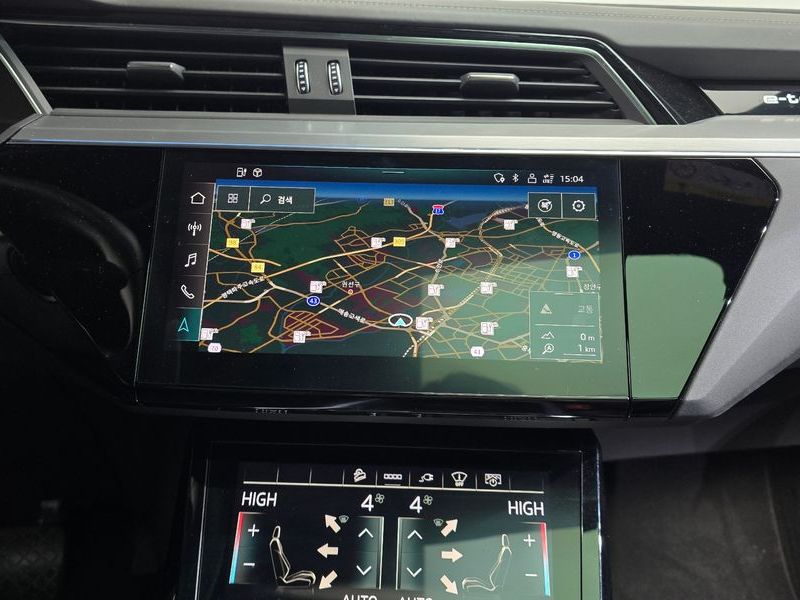 2022 Audi e-tron 55 Quattro photo 14