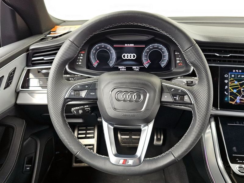 2023 Audi Q8 55 TFSI Quattro Premium photo 13