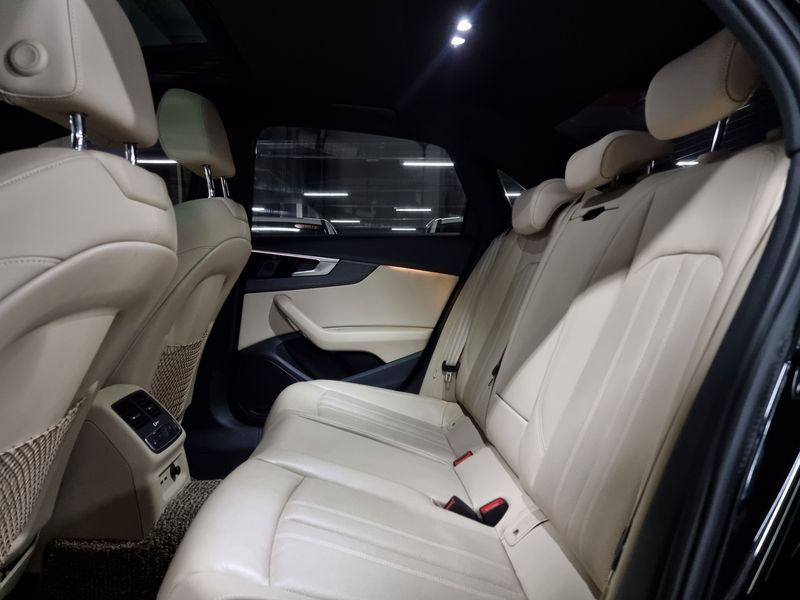 2023 Audi A4 40 TFSI Premium photo 11