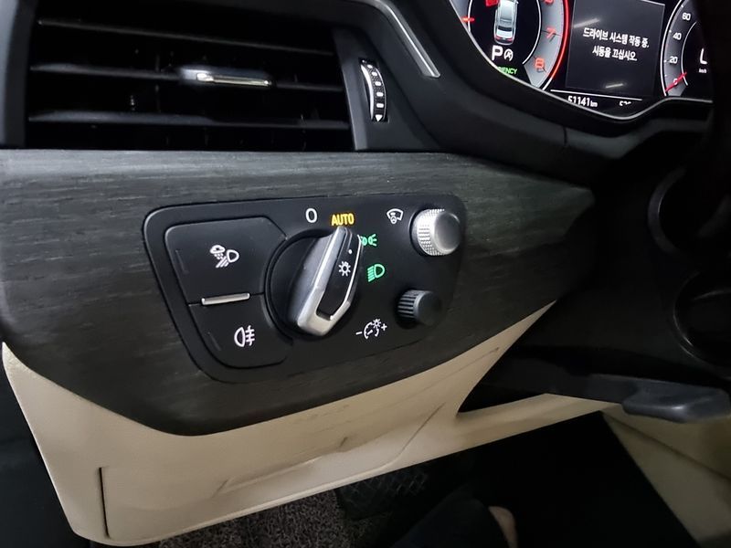 2023 Audi A4 40 TFSI Premium photo 18