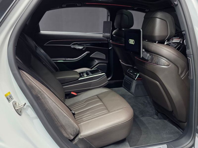 2023 Audi A8 55 TFSI Quattro Premium LWB photo 12