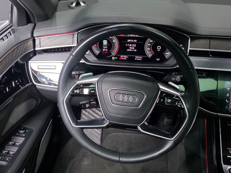 2023 Audi A8 55 TFSI Quattro Premium LWB photo 13