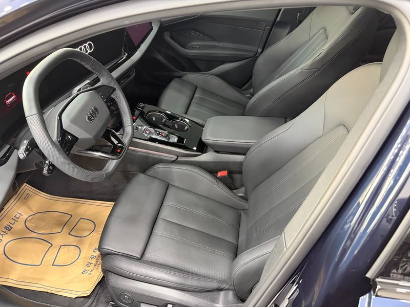2025 Audi A5 40 TFSI Quattro S Line Black Edition photo 10