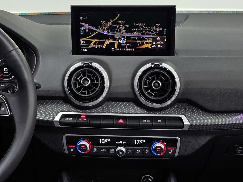 2023 Audi Q2 35 TDI photo 15