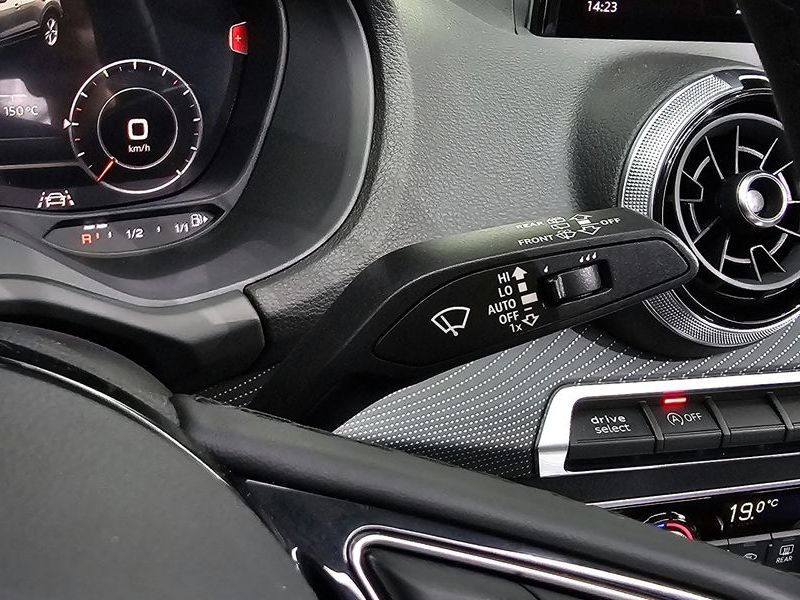 2023 Audi Q2 35 TDI photo 19
