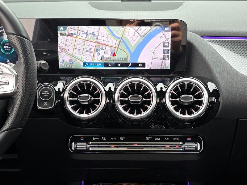 2023 Mercedes-Benz A-Class GLA250 4MATIC photo 19