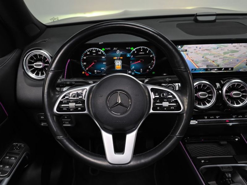2021 Mercedes-Benz B-Class GLB220 photo 13