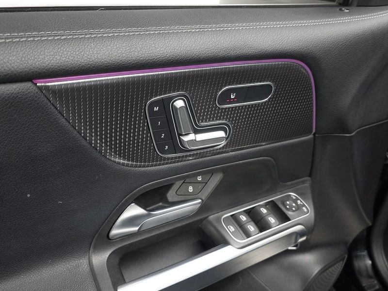2021 Mercedes-Benz B-Class GLB220 photo 15