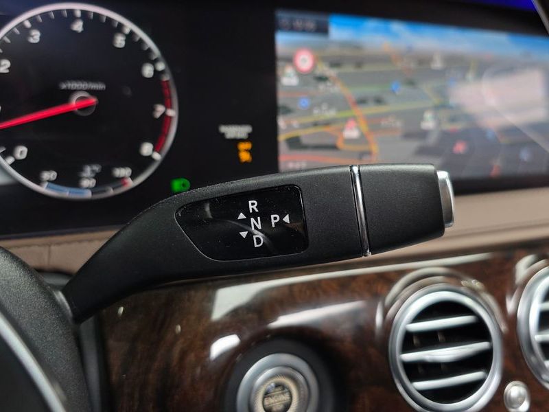 2018 Mercedes-Benz S-Class S560L 4MATIC photo 9
