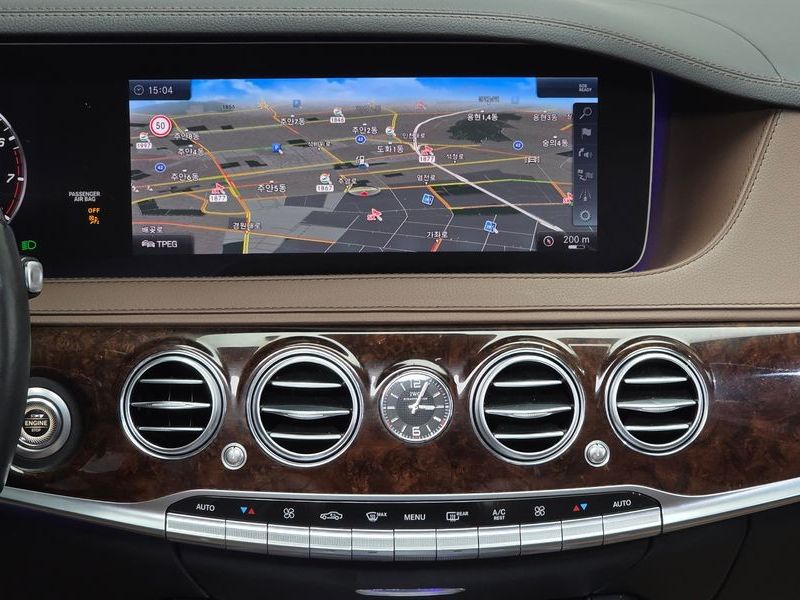 2018 Mercedes-Benz S-Class S560L 4MATIC photo 14
