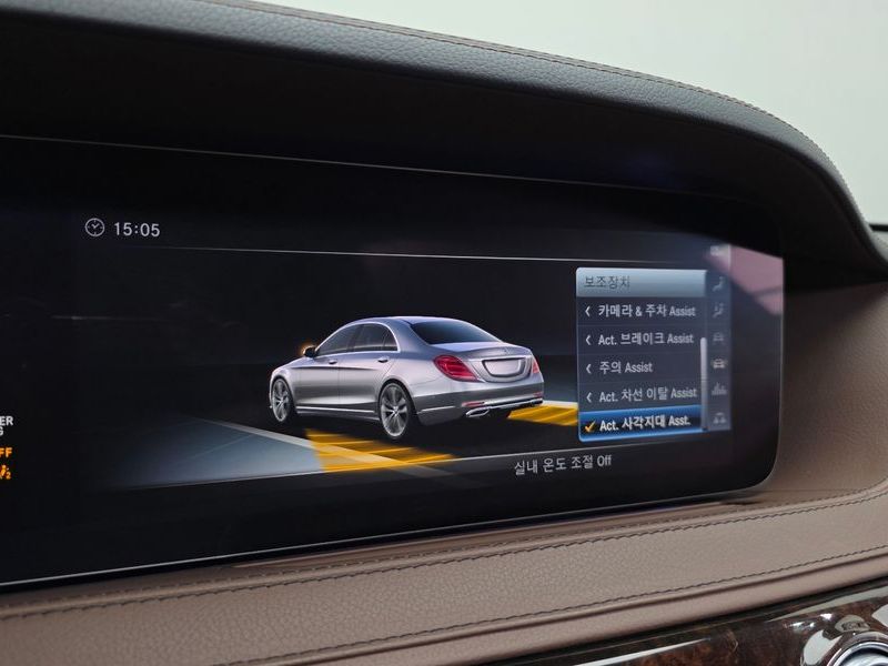 2018 Mercedes-Benz S-Class S560L 4MATIC photo 16