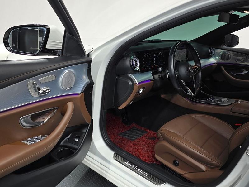 2021 Mercedes-Benz E-Class E350 4MATIC Avantgarde photo 10