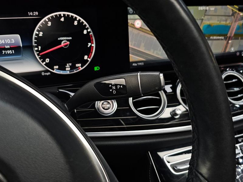 2018 Mercedes-Benz E-Class E400 4MATIC Exclusive photo 9