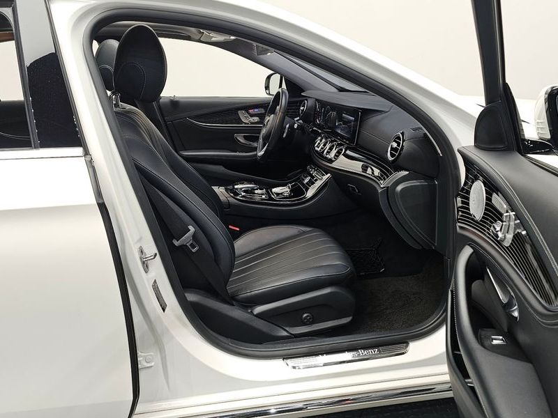 2018 Mercedes-Benz E-Class E400 4MATIC Exclusive photo 11