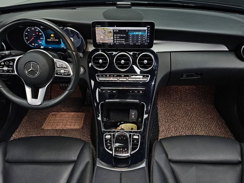 2020 Mercedes-Benz C-Class C300e 4MATIC AMG Line photo 7