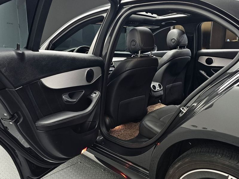 2020 Mercedes-Benz C-Class C300e 4MATIC AMG Line photo 12