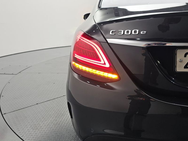 2020 Mercedes-Benz C-Class C300e 4MATIC AMG Line photo 23