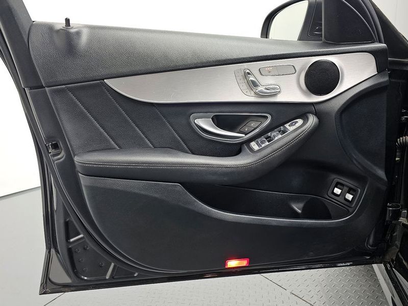 2020 Mercedes-Benz C-Class C300e 4MATIC AMG Line photo 24