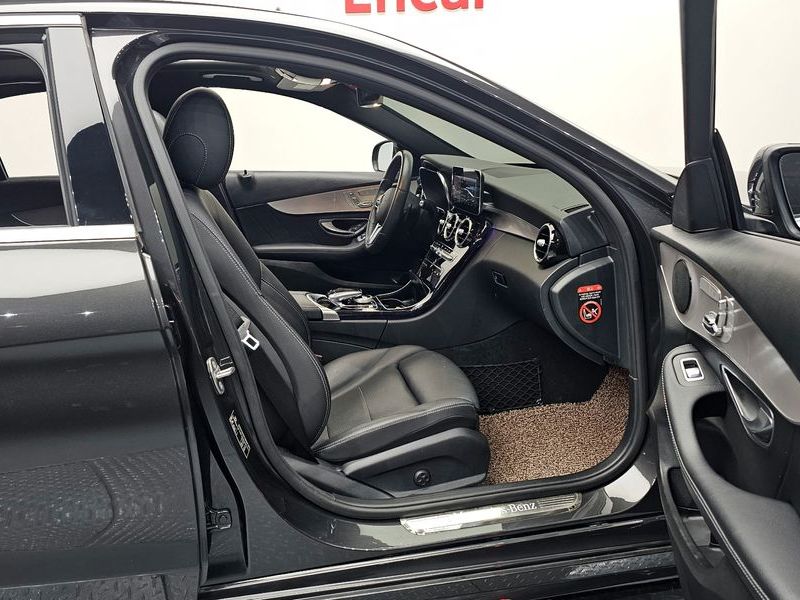 2020 Mercedes-Benz C-Class C300e 4MATIC AMG Line photo 26