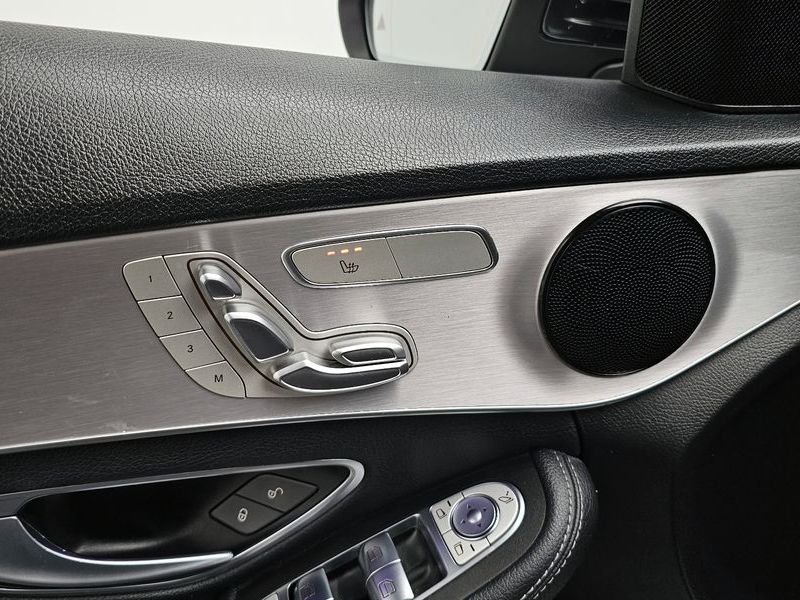 2020 Mercedes-Benz C-Class C300e 4MATIC AMG Line photo 27