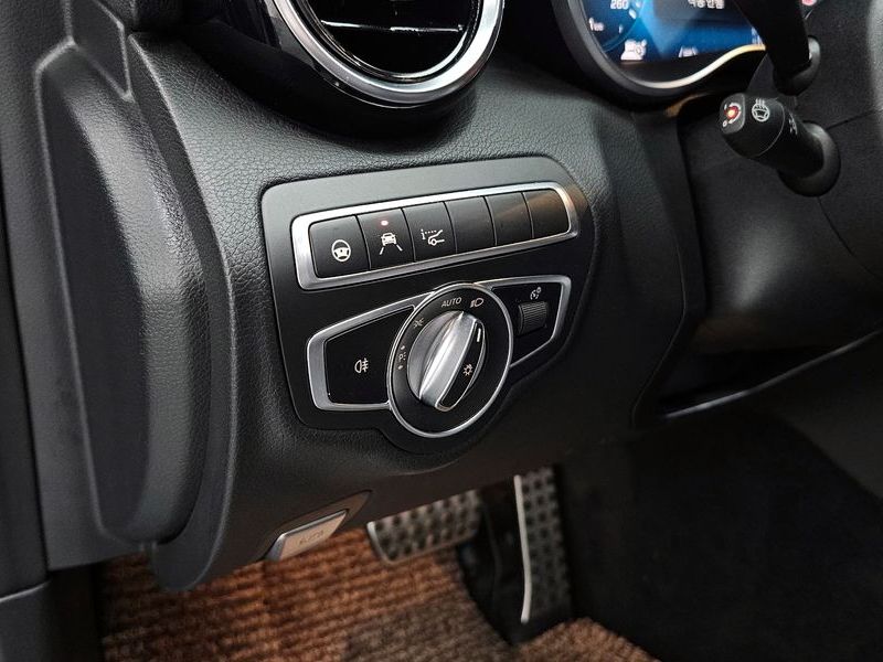 2020 Mercedes-Benz C-Class C300e 4MATIC AMG Line photo 28