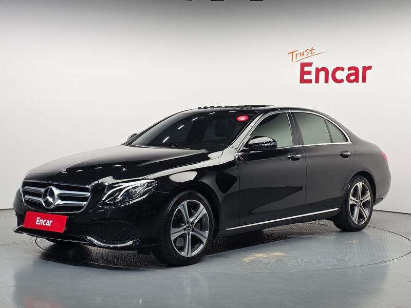 2019 Mercedes-Benz E-Class E300 Avantgarde photo 1