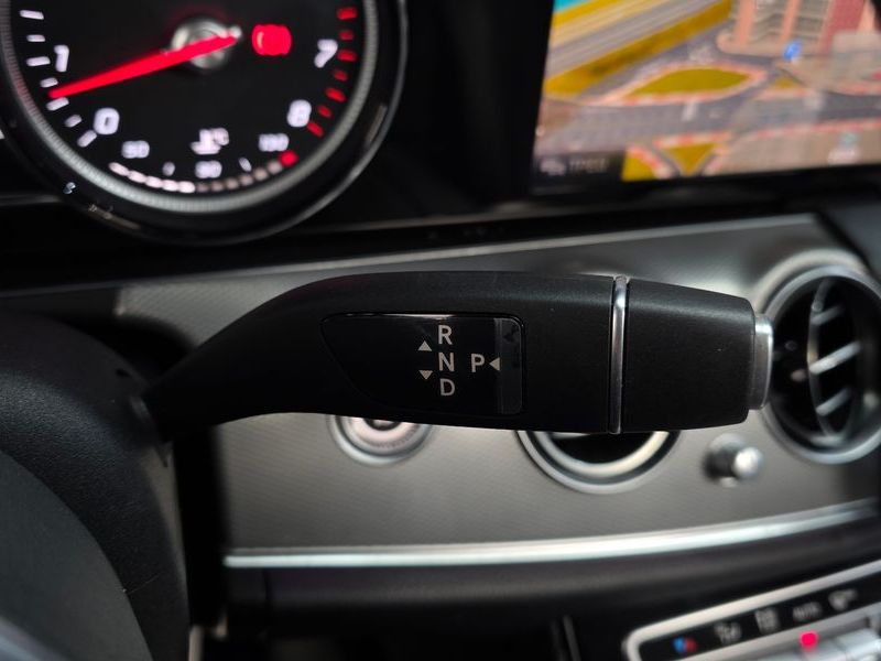 2019 Mercedes-Benz E-Class E300 Avantgarde photo 9