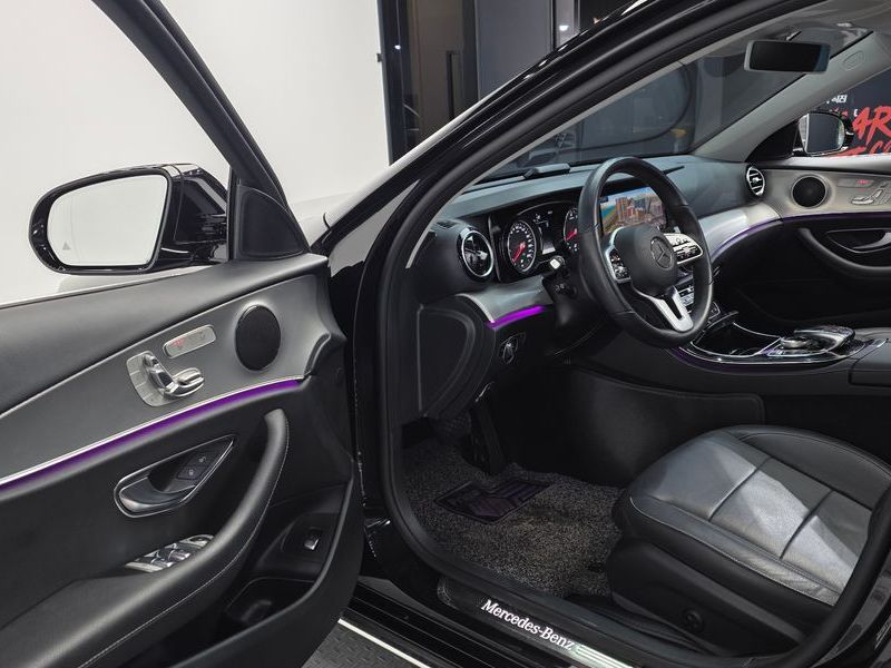 2019 Mercedes-Benz E-Class E300 Avantgarde photo 10