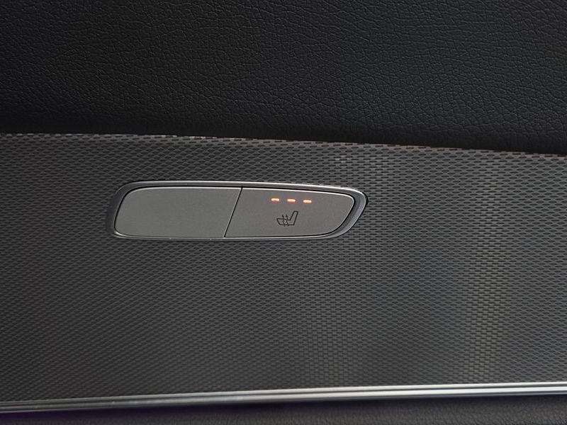 2019 Mercedes-Benz E-Class E300 Avantgarde photo 18