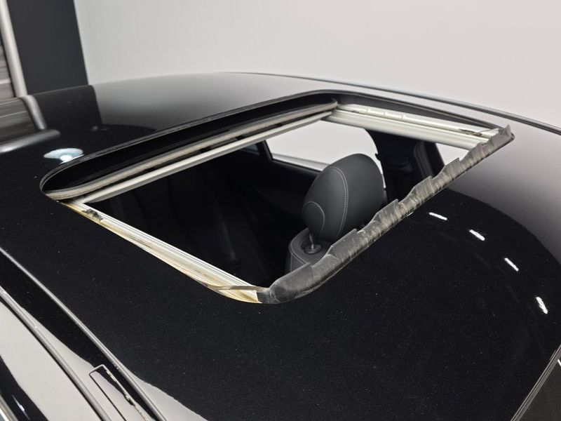 2019 Mercedes-Benz E-Class E300 Avantgarde photo 19