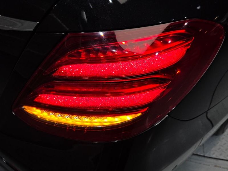 2019 Mercedes-Benz E-Class E300 Avantgarde photo 23