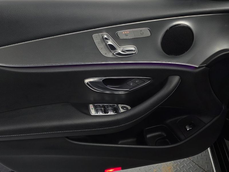 2019 Mercedes-Benz E-Class E300 Avantgarde photo 24