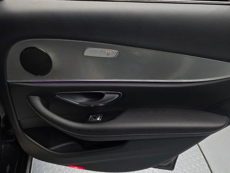 2019 Mercedes-Benz E-Class E300 Avantgarde photo 25