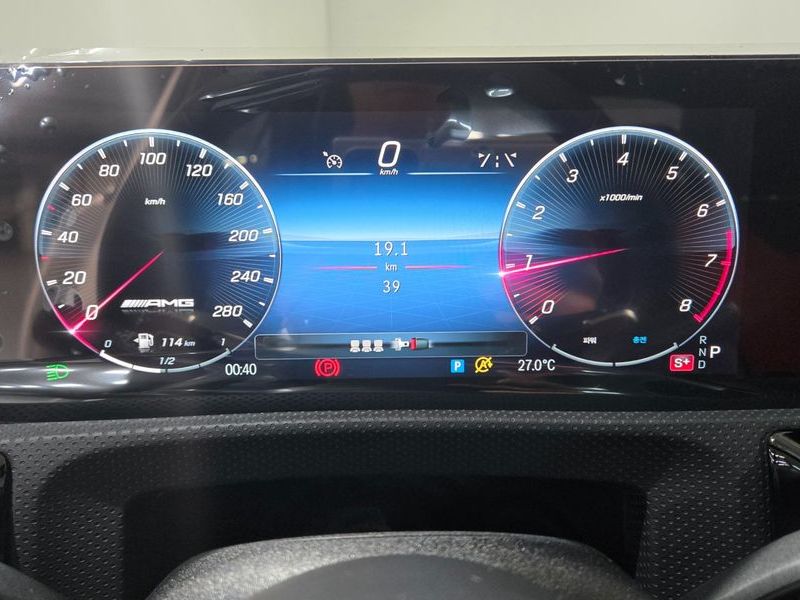 2025 Mercedes-Benz A-Class AMG A35 4MATIC Sedan photo 16