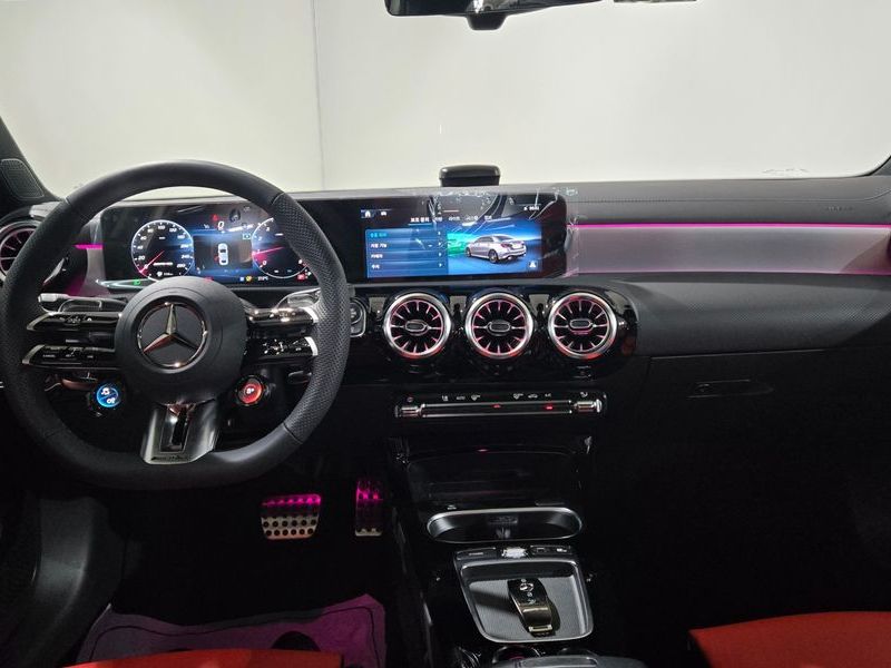 2025 Mercedes-Benz A-Class AMG A35 4MATIC Sedan photo 17