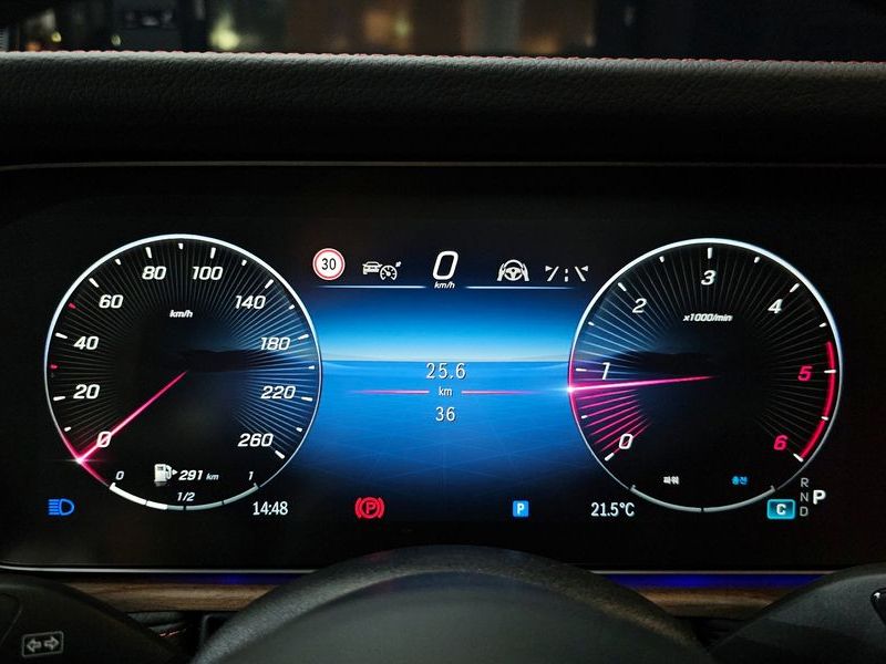 2026 Mercedes-Benz CLA G450d photo 8