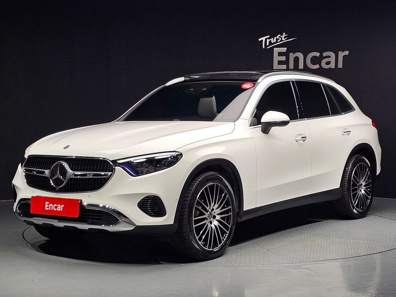 2026 Mercedes-Benz C-Class GLC 300 4MATIC Avantgarde photo 1