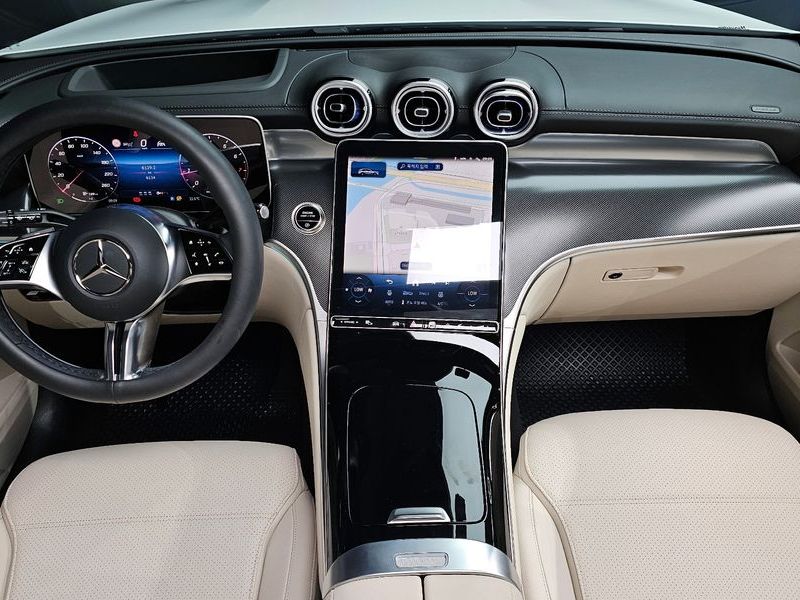 2026 Mercedes-Benz C-Class GLC 300 4MATIC Avantgarde photo 7