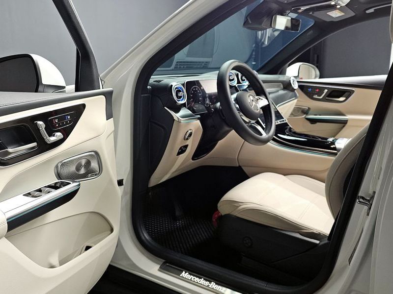 2026 Mercedes-Benz C-Class GLC 300 4MATIC Avantgarde photo 10