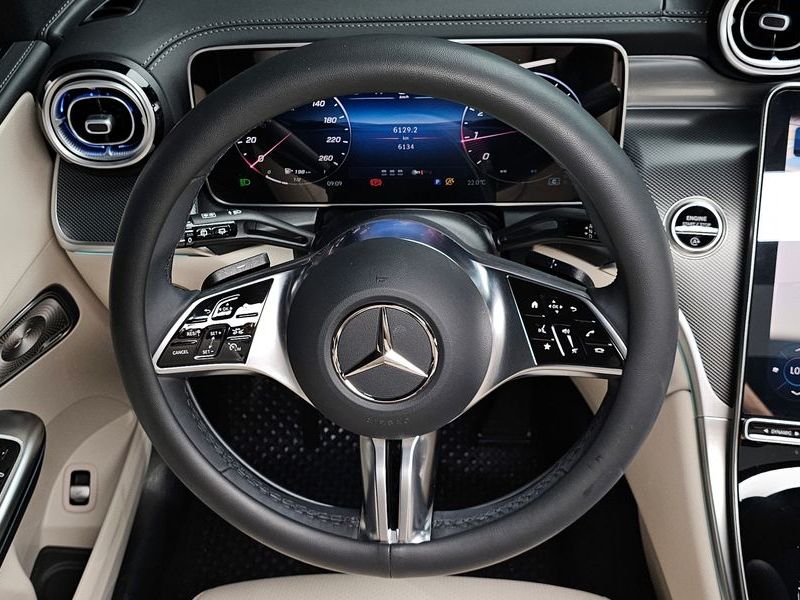 2026 Mercedes-Benz C-Class GLC 300 4MATIC Avantgarde photo 13