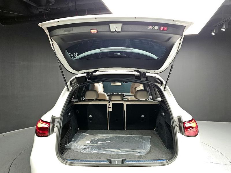 2026 Mercedes-Benz C-Class GLC 300 4MATIC Avantgarde photo 20