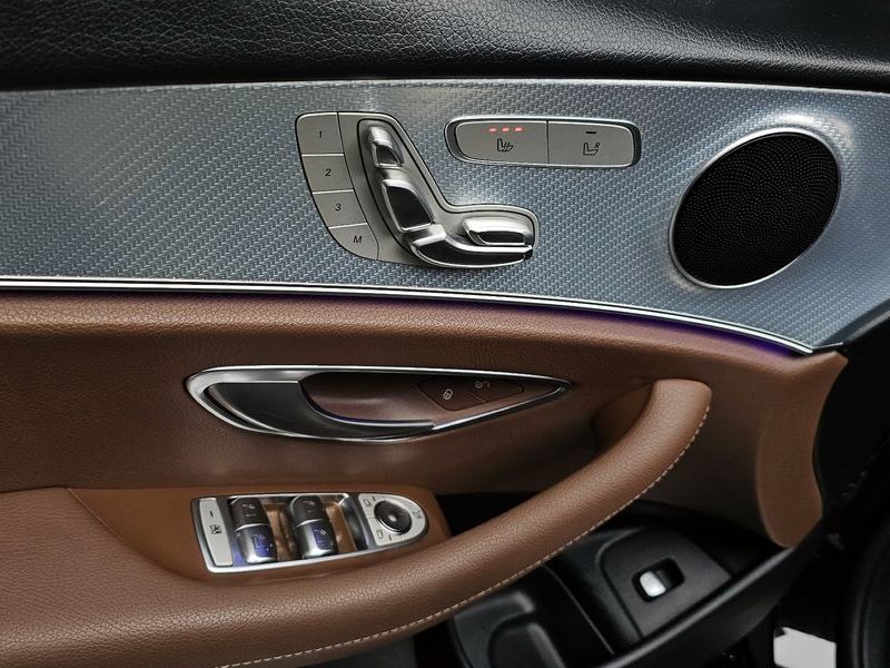 2020 Mercedes-Benz E-Class E250 Avantgarde photo 17