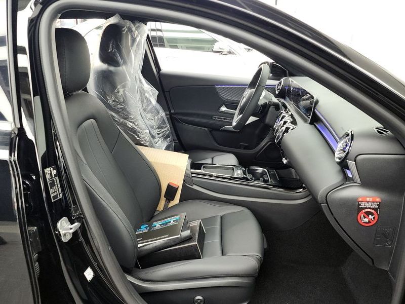 2025 Mercedes-Benz A-Class A220 Hatchback photo 11