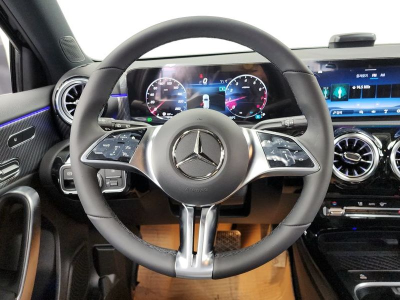 2025 Mercedes-Benz A-Class A220 Hatchback photo 13