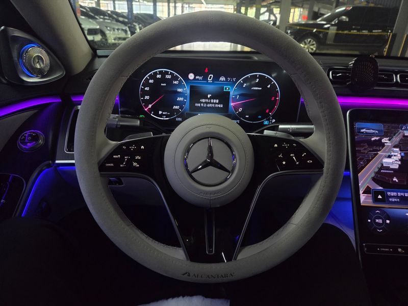 2026 Mercedes-Benz S-Class S350 d 4MATIC photo 8