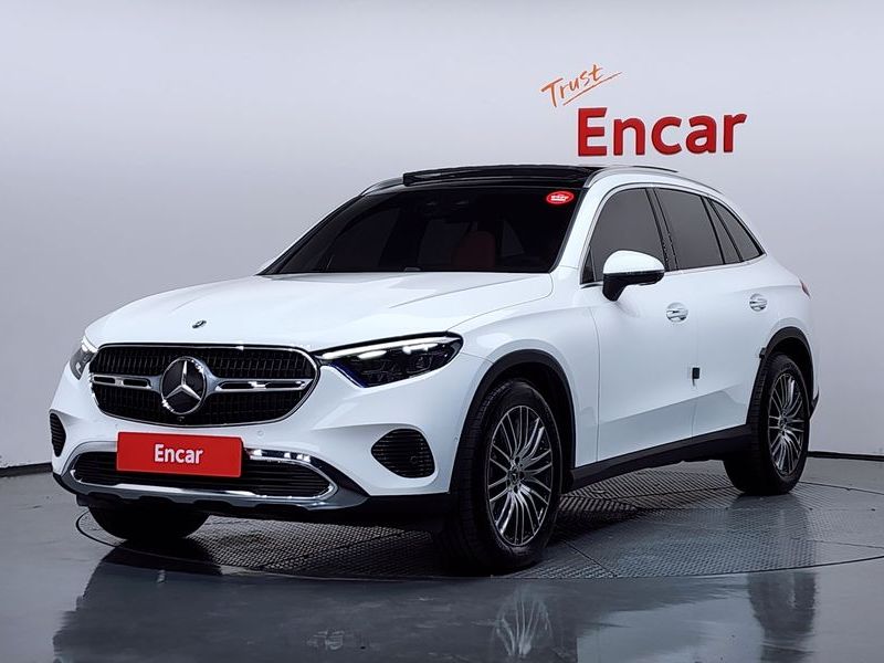 2026 Mercedes-Benz C-Class GLC 300 4MATIC Avantgarde photo 1