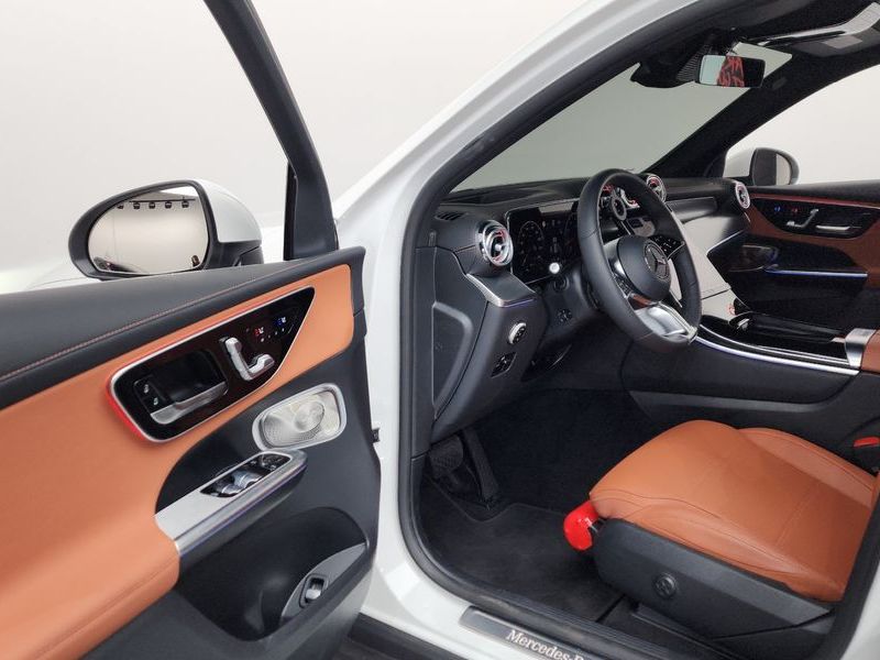 2026 Mercedes-Benz C-Class GLC 300 4MATIC Avantgarde photo 10